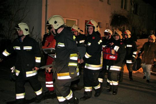 Freiwillige Feuerwehr Krems/Donau - Ttigkeitsbericht 02/2007 - bung und Einsatz