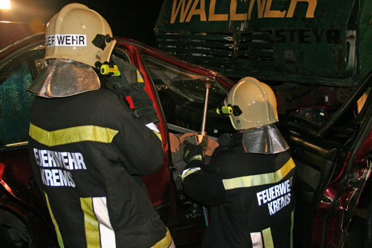 Freiwillige Feuerwehr Krems/Donau - Ttigkeitsbericht 03/2007 - bung und Einsatz