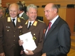 Landesfeuerwehrkommandant LBD Buchta ist einer der ersten Gratulanten