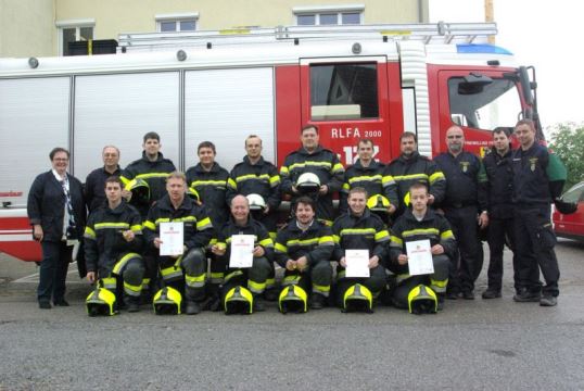 Freiwillige Feuerwehr Krems/Donau - FF Hadersdorf meistert Ausbildungsprfung Atemschutz