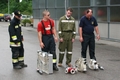 Man nehme: eine beliebige Kombination aus Feuerwehrmitgliedern,...