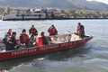 Geborgener Flugzeugteil durch die Feuerwehrkrfte