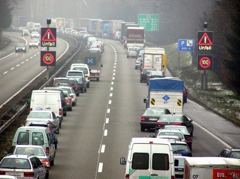 Freiwillige Feuerwehr Krems/Donau - Die Rettungsgasse wird 2012 Realitt 